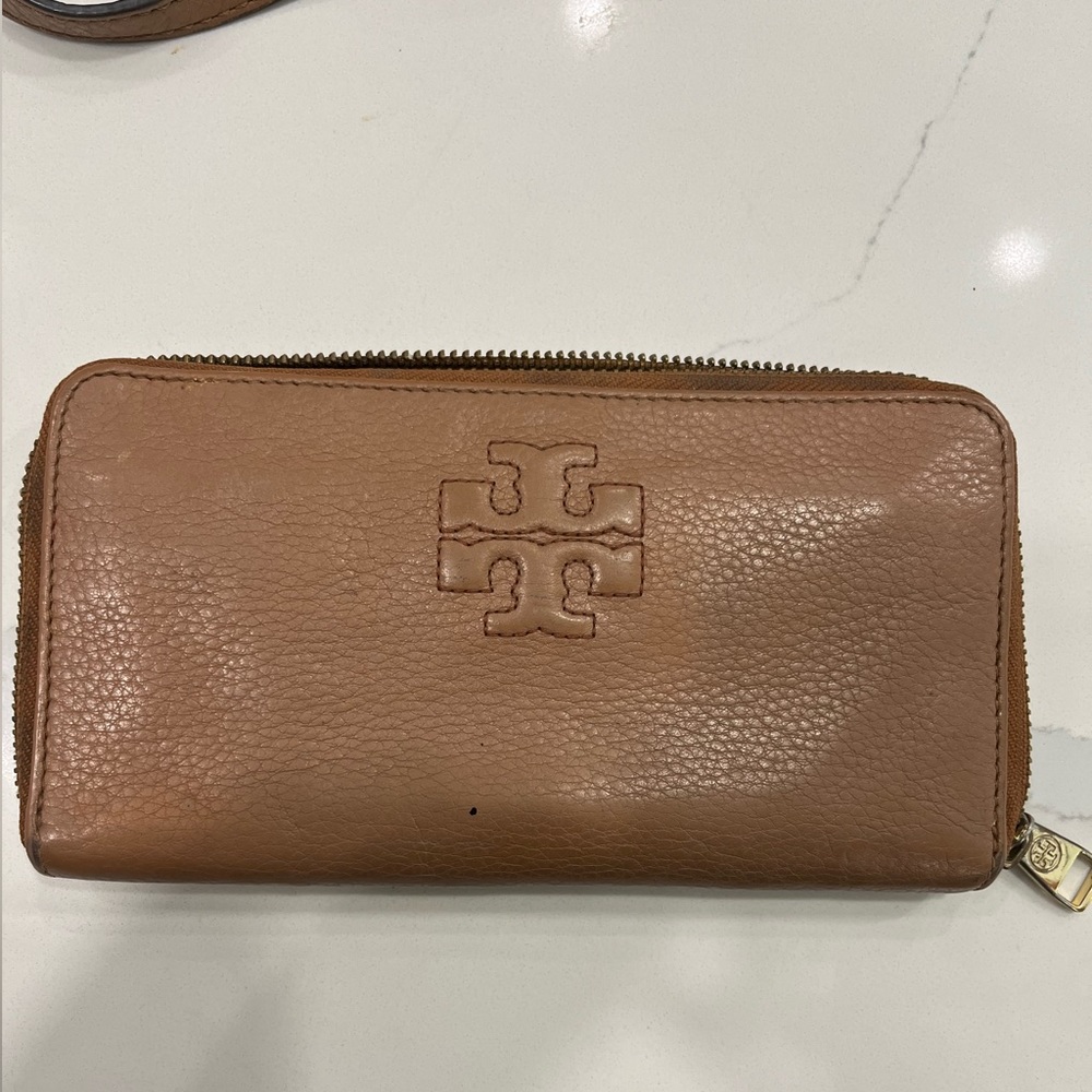 Tory Burch Zipper Wallet